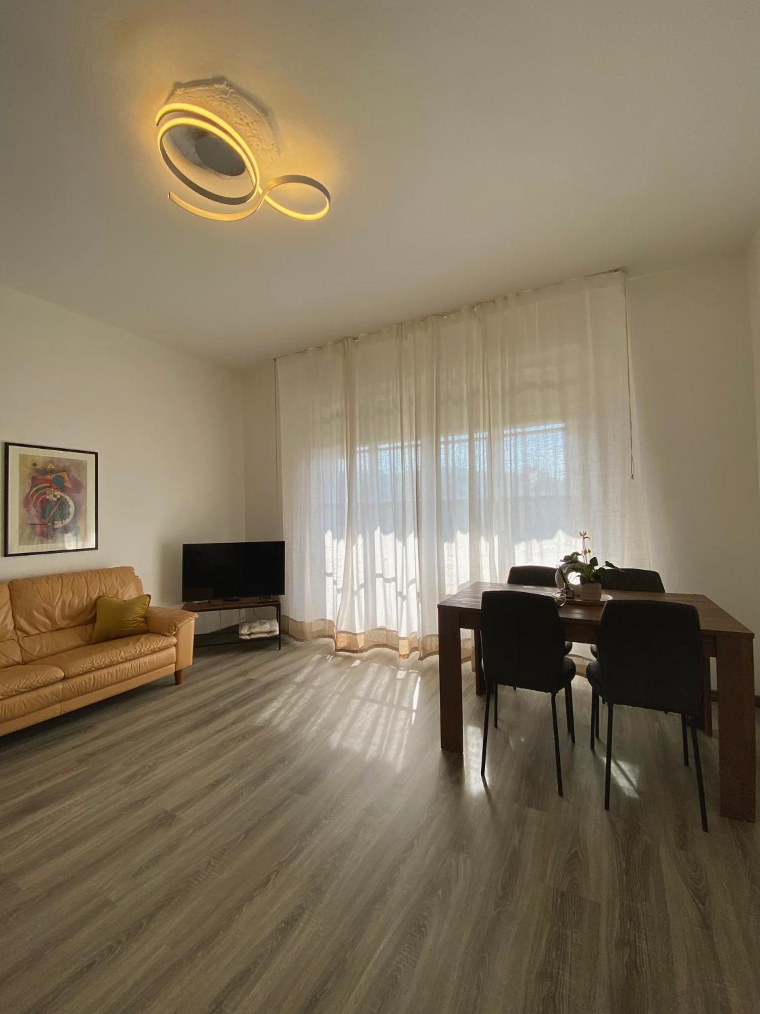 Casa Sara Como Lake Parcheggio Interno Privato Cernobbio Exterior foto